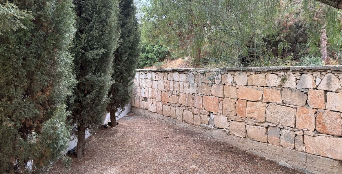 Luxury 2 bedroom apartment with private garden in villa complex available for rent