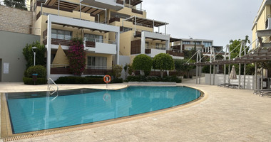 Luxury 2 bedroom apartment with private garden in villa complex available for rent