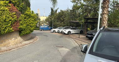 Luxury 2 bedroom apartment with private garden in villa complex available for rent