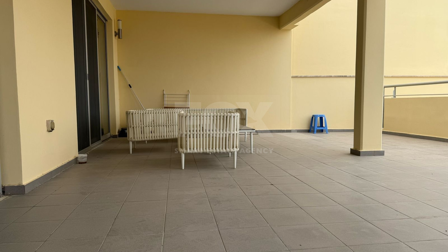 Luxury 2 bedroom apartment with private garden in villa complex available for rent