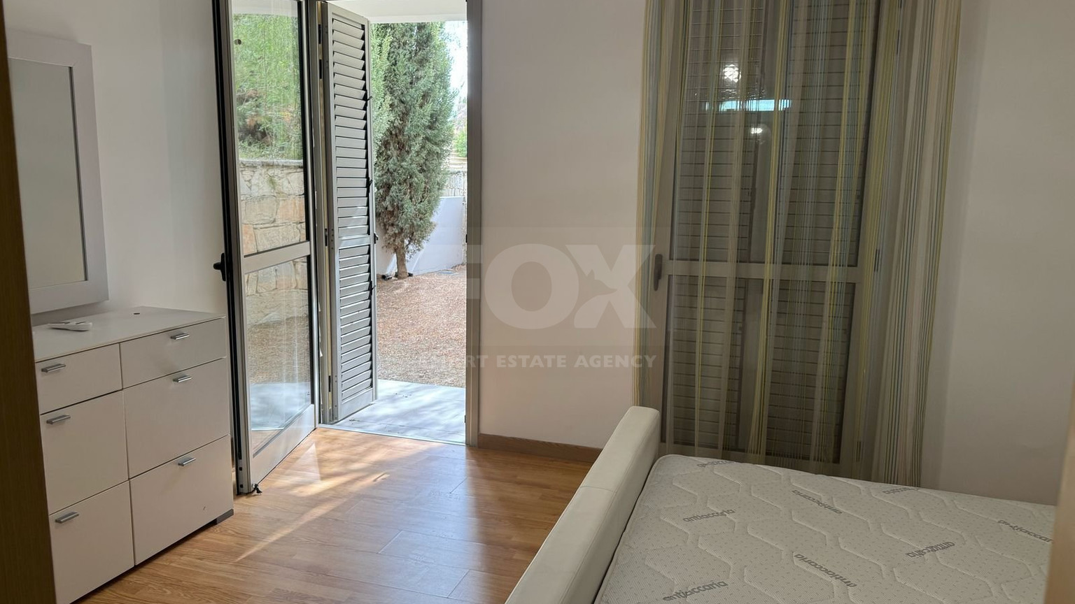 Luxury 2 bedroom apartment with private garden in villa complex available for rent