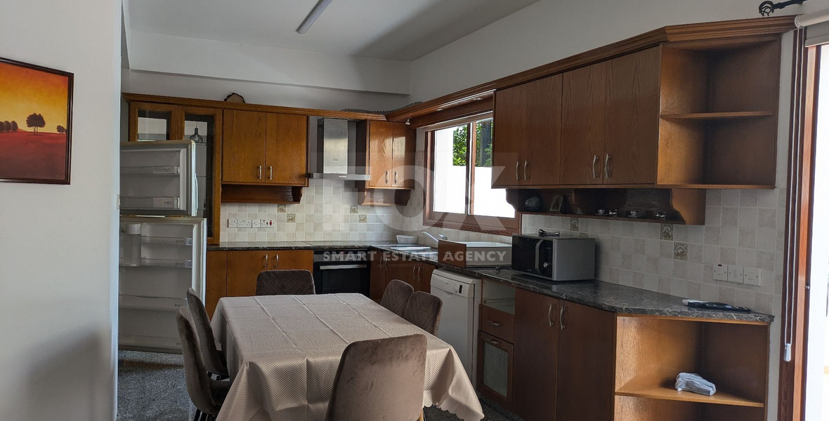 Spacious ground floor 2-storey furnished apartment with three bedrooms in Geroskipou, for rent