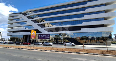Modern Unfurnished Showroom For Rent in Mesa Geitonia