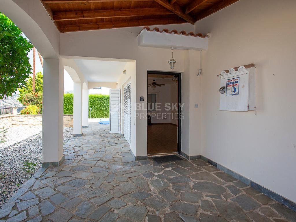 For sale: Two bedroom house in Peyia, with seperate title deeds
