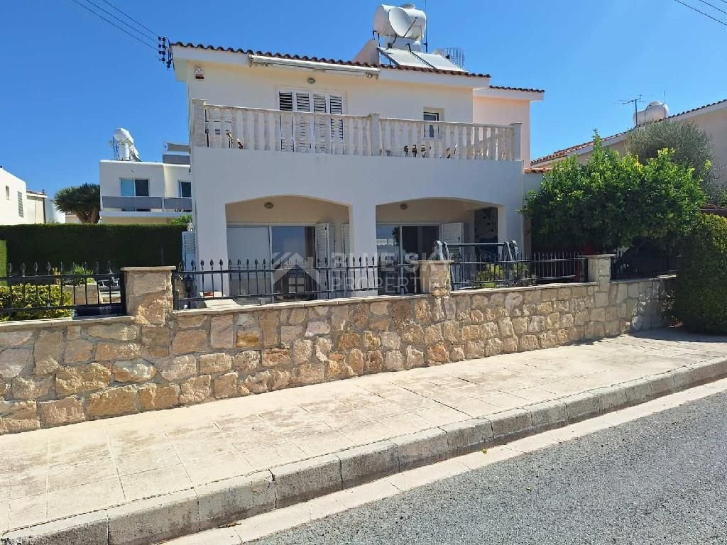 For sale: Two bedroom house in Peyia, with seperate title deeds