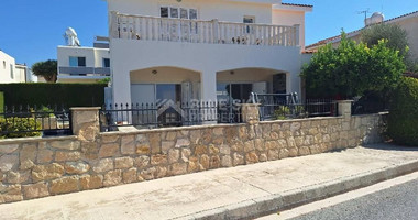 For sale: Two bedroom house in Peyia, with seperate title deeds
