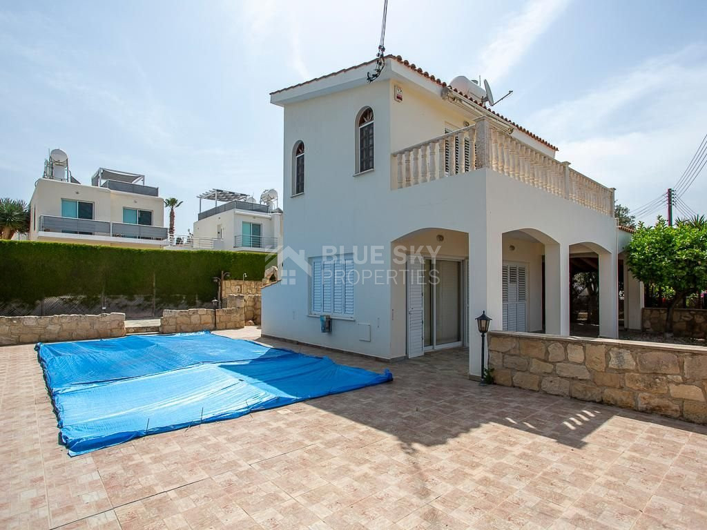 For sale: Two bedroom house in Peyia, with seperate title deeds