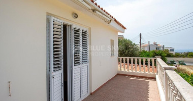 For sale: Two bedroom house in Peyia, with seperate title deeds