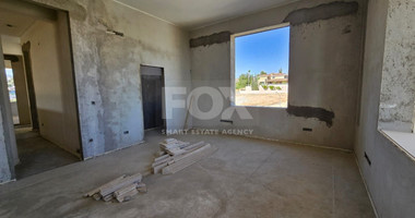 Spacious 7 Bedroom House In Scenic Kalogyros For Sale
