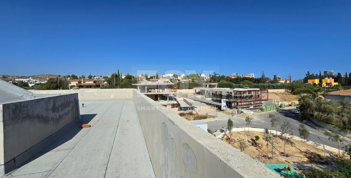 Spacious 7 Bedroom House In Scenic Kalogyros For Sale
