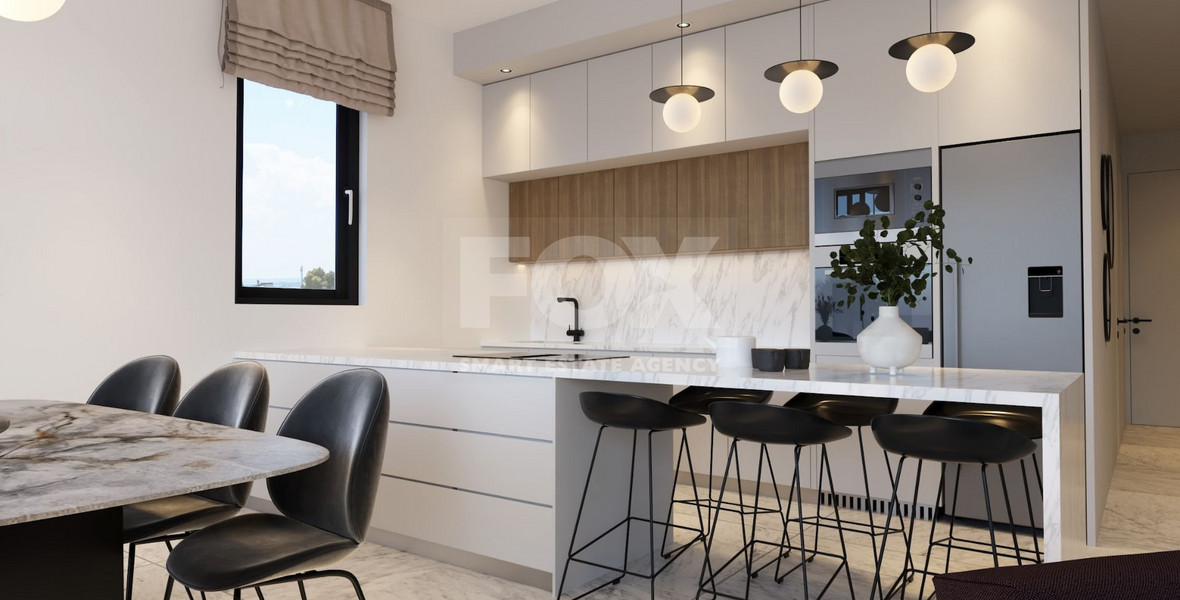 Three bedroom penthouse with private roof garden for sale in Central Mesa Geitonia