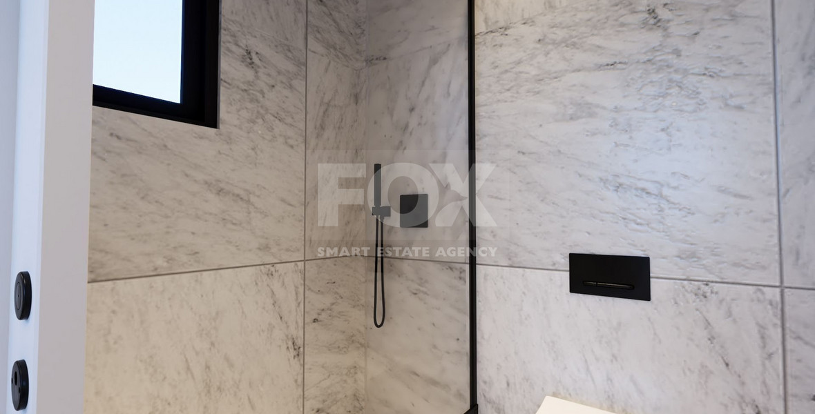 Three bedroom penthouse with private roof garden for sale in Central Mesa Geitonia