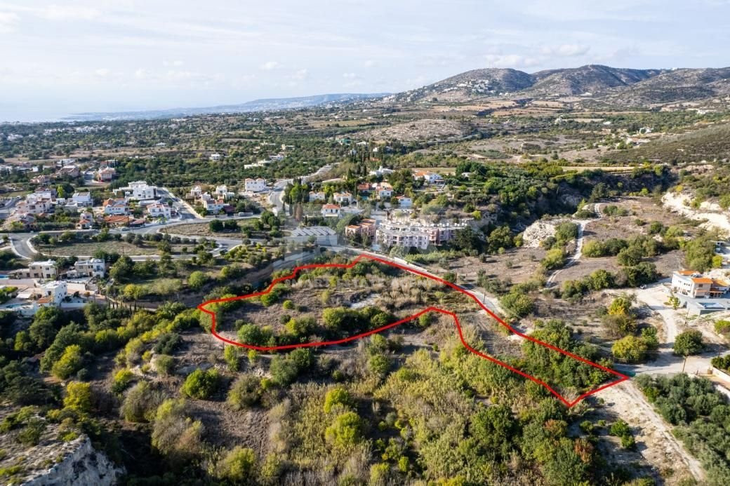 Residential field in Mesogi, Paphos for sale