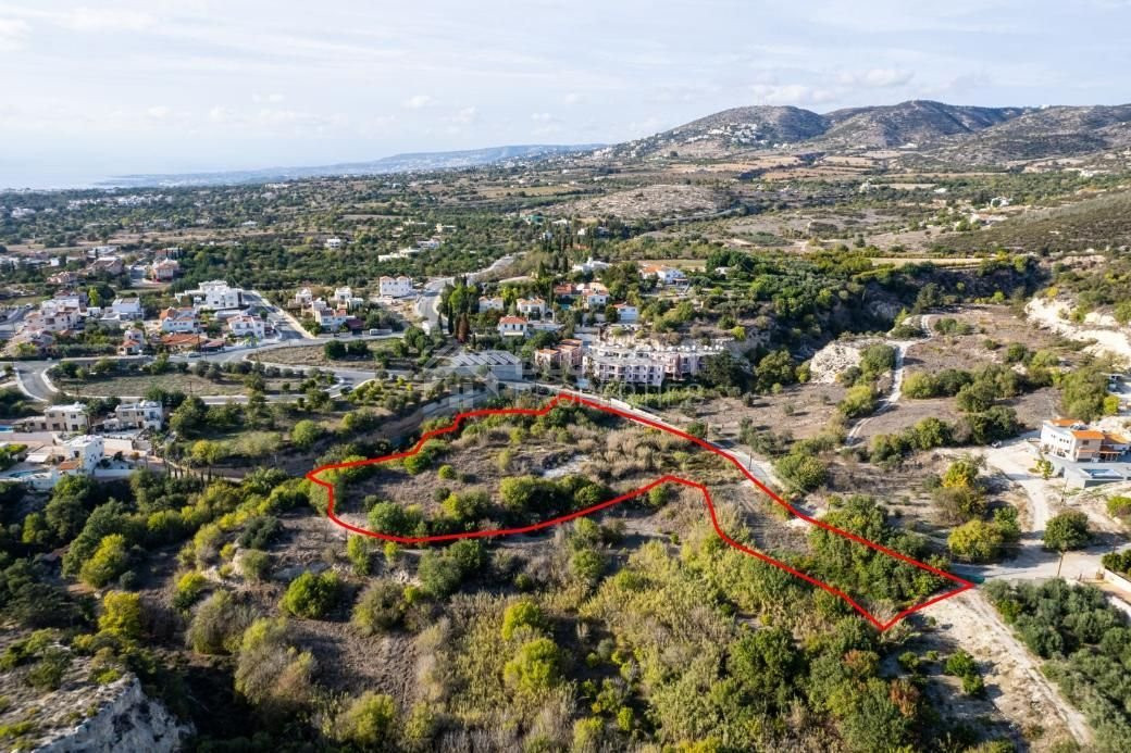 Residential field in Mesogi, Paphos for sale