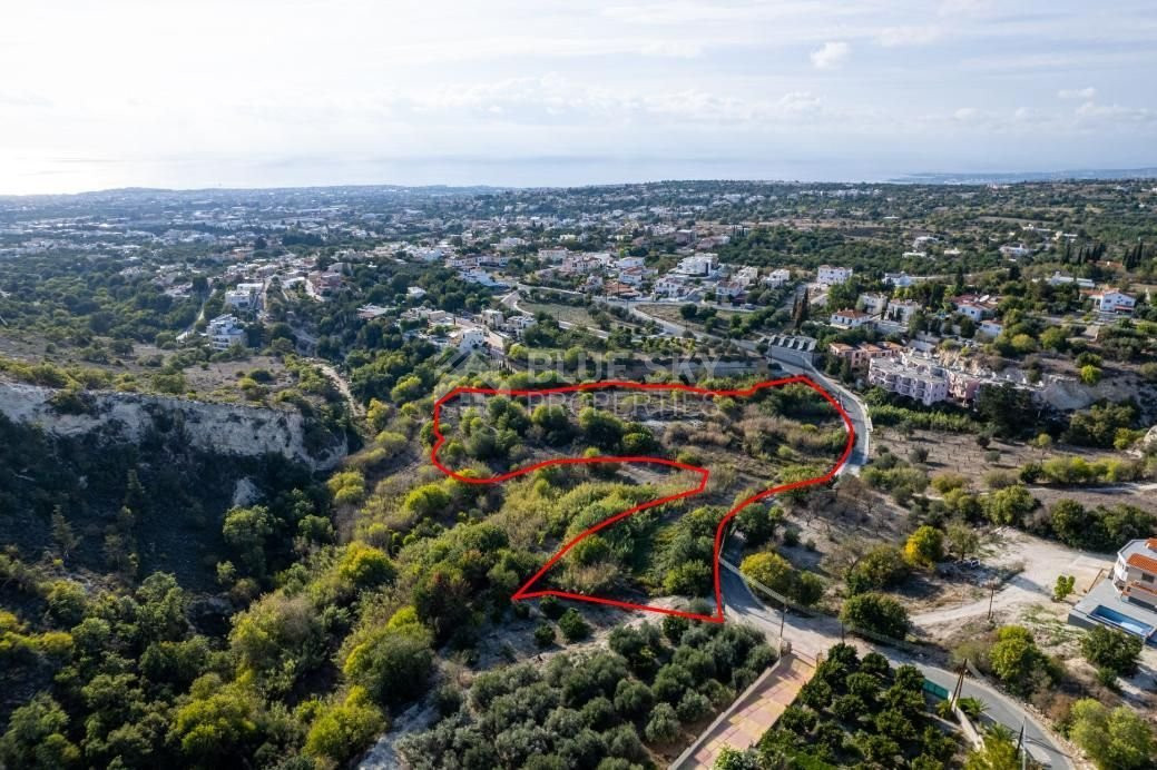 Residential field in Mesogi, Paphos for sale