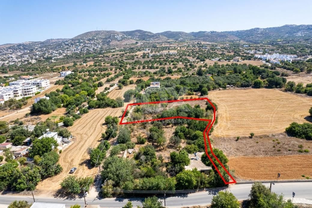 Residential field in Tremithousa, Paphos for sale