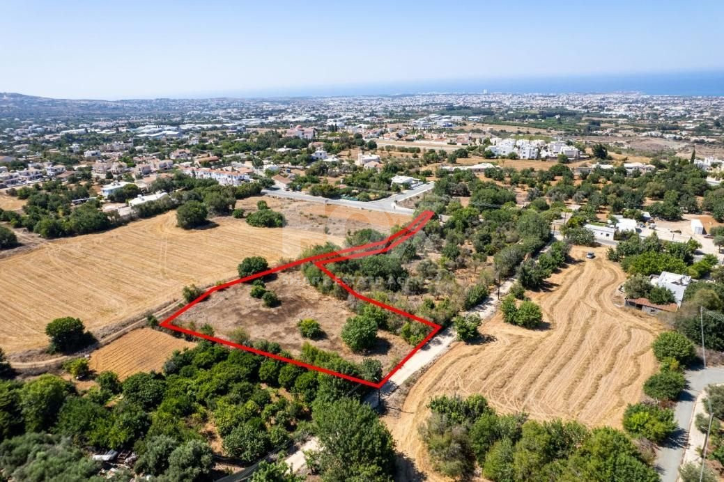 Residential field in Tremithousa, Paphos for sale