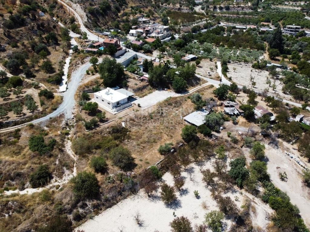 Share of land (2/3) for sale in Limnatis, Limassol