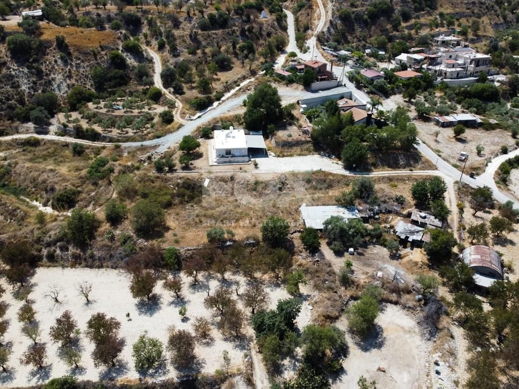 Share of land (2/3) for sale in Limnatis, Limassol