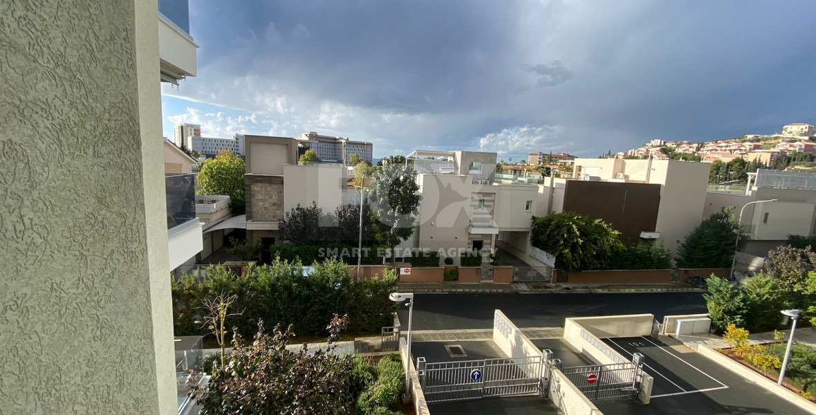3 Bedroom Fully Furnished Duplex Apartment with communal Pool and Gym for rent in Parekklisia