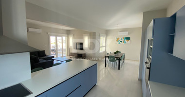 3 Bedroom Fully Furnished Duplex Apartment with communal Pool and Gym for rent in Parekklisia