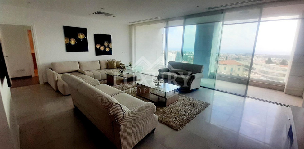 Three Bedroom Luxurius Apartment for Rent in Central Pafos