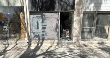 For Sale Ground Floor Shop (80 m2) in Agia Zoni with 6% Rental Yield