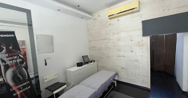 For Sale Ground Floor Shop (80 m2) in Agia Zoni with 6% Rental Yield