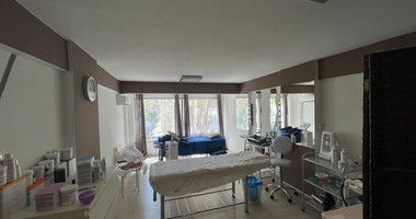 For Sale Ground Floor Shop (80 m2) in Agia Zoni with 6% Rental Yield