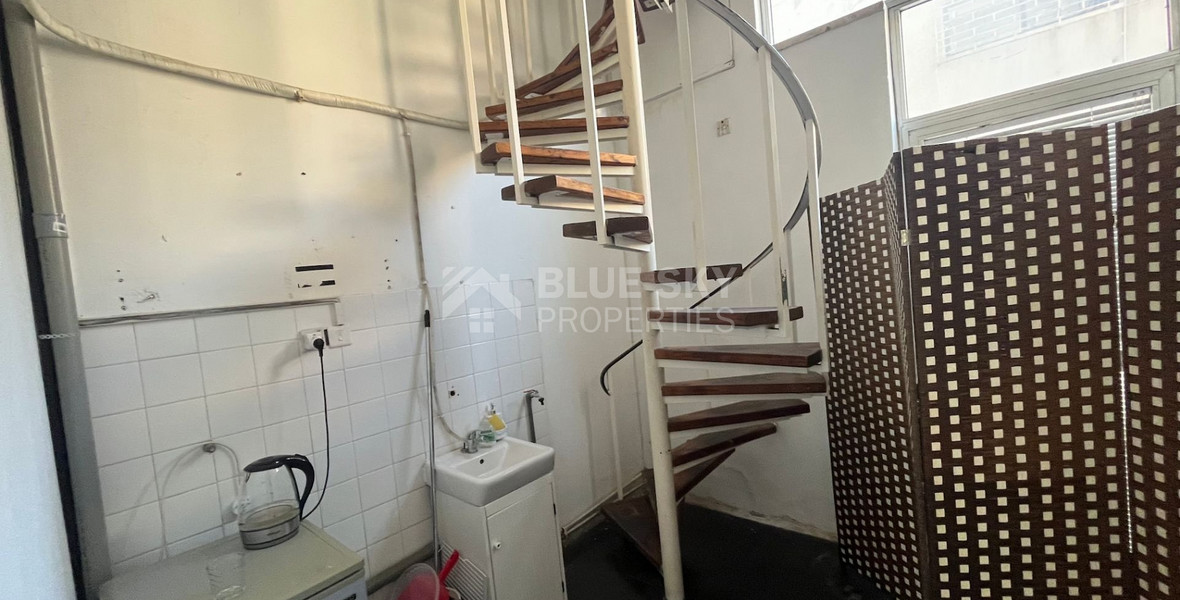 For Sale Ground Floor Shop (80 m2) in Agia Zoni with 6% Rental Yield