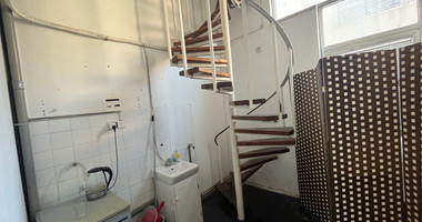 For Sale Ground Floor Shop (80 m2) in Agia Zoni with 6% Rental Yield