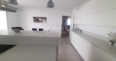 Three Bedroom Luxurius Apartment for Sale in Central Pafos