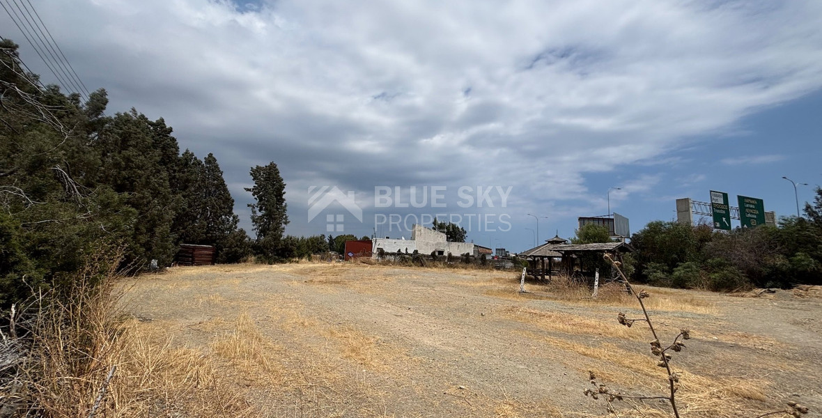 Large Building Plot for Sale in Kato Polemidia