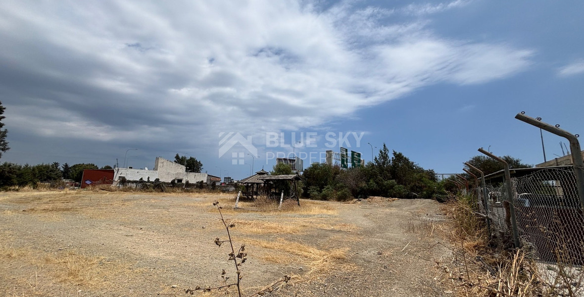 Large Building Plot for Sale in Kato Polemidia