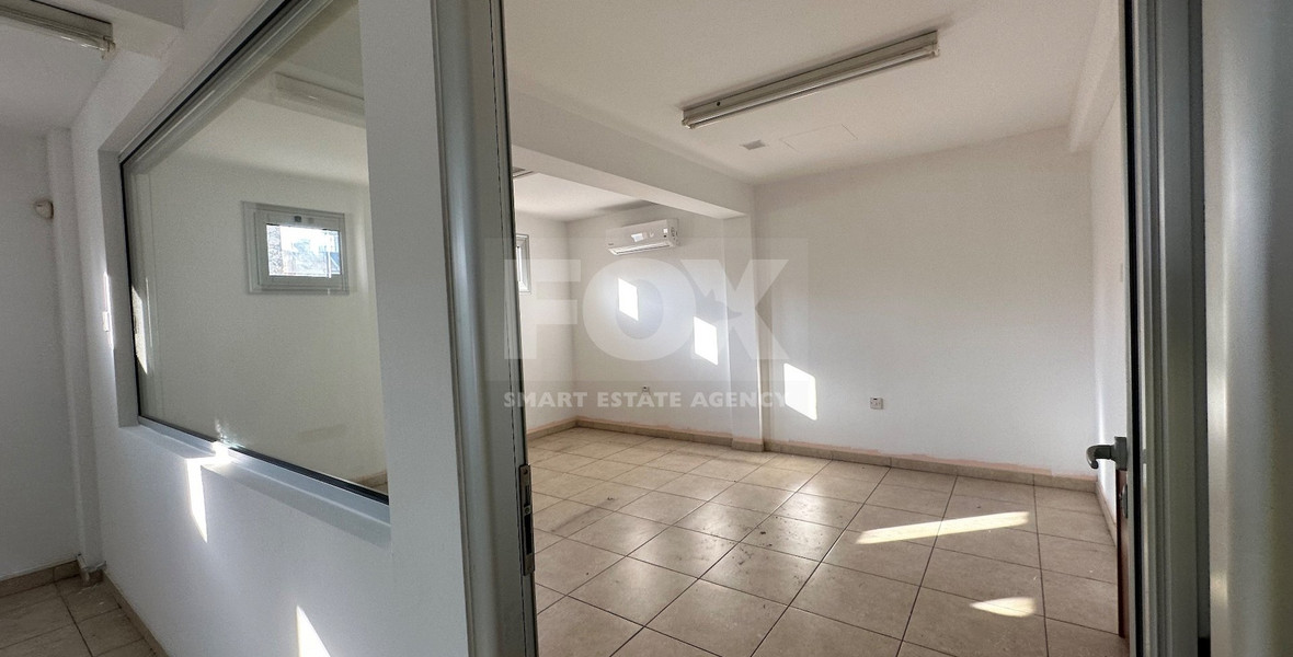 RENT: SHOWROOM/BUILDING 500SQM WITH 17 PARKING SPACES IDEAL FOR OFFICE OR RETAIL PREMISES IN CENTRAL LIMASSOL