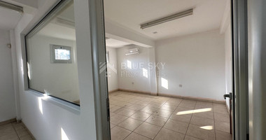 RENT: SHOWROOM/BUILDING 500SQM WITH 17 PARKING SPACES IDEAL FOR OFFICE OR RETAIL PREMISES IN CENTRAL LIMASSOL