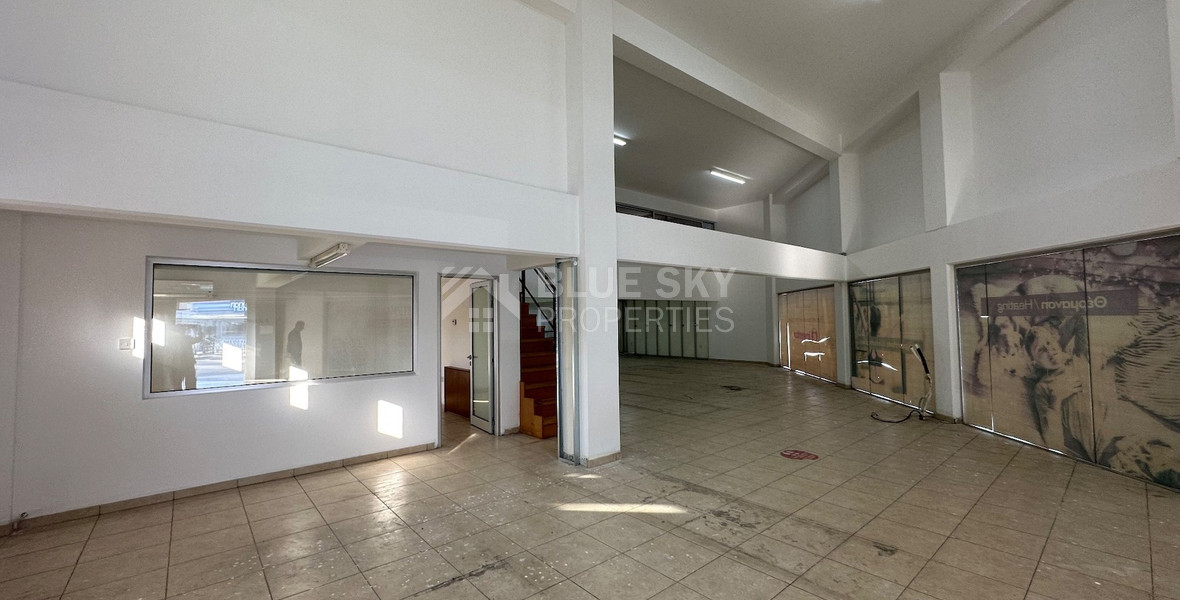 RENT: SHOWROOM/BUILDING 500SQM WITH 17 PARKING SPACES IDEAL FOR OFFICE OR RETAIL PREMISES IN CENTRAL LIMASSOL