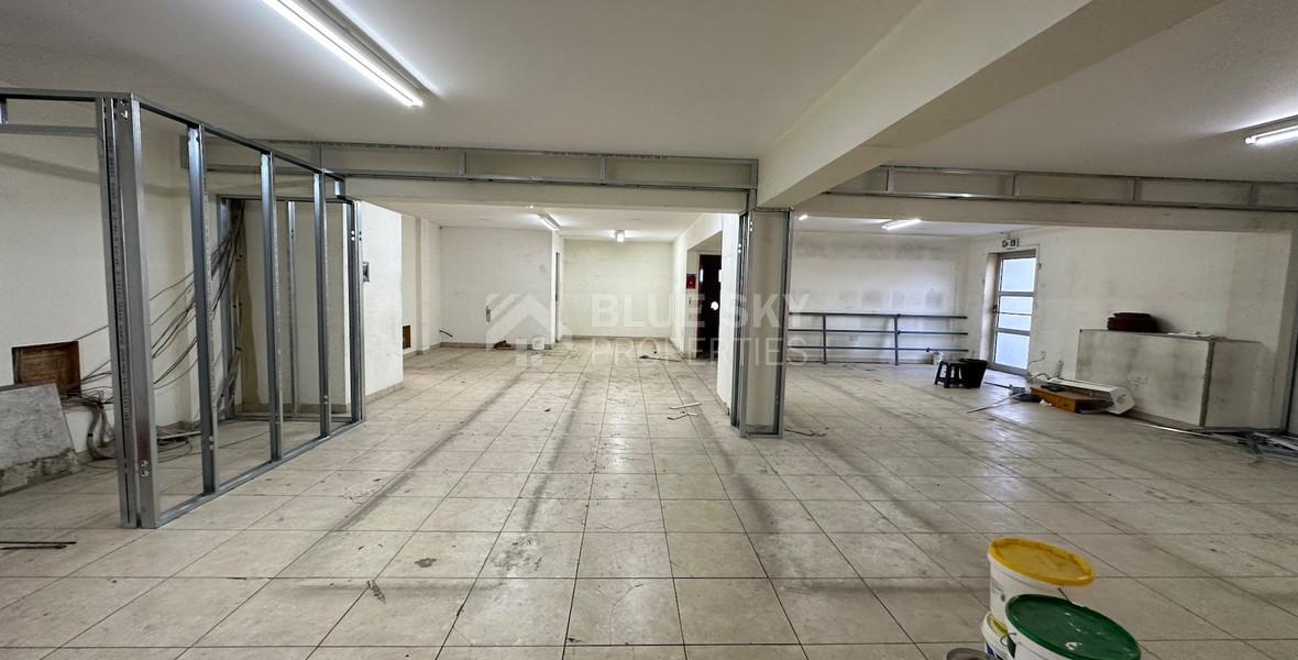 RENT: SHOWROOM/BUILDING 500SQM WITH 17 PARKING SPACES IDEAL FOR OFFICE OR RETAIL PREMISES IN CENTRAL LIMASSOL