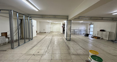RENT: SHOWROOM/BUILDING 500SQM WITH 17 PARKING SPACES IDEAL FOR OFFICE OR RETAIL PREMISES IN CENTRAL LIMASSOL