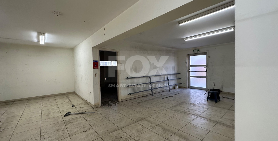 RENT: SHOWROOM/BUILDING 500SQM WITH 17 PARKING SPACES IDEAL FOR OFFICE OR RETAIL PREMISES IN CENTRAL LIMASSOL
