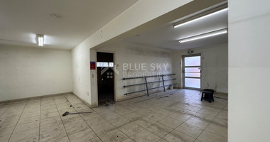 RENT: SHOWROOM/BUILDING 500SQM WITH 17 PARKING SPACES IDEAL FOR OFFICE OR RETAIL PREMISES IN CENTRAL LIMASSOL
