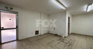 RENT: SHOWROOM/BUILDING 500SQM WITH 17 PARKING SPACES IDEAL FOR OFFICE OR RETAIL PREMISES IN CENTRAL LIMASSOL