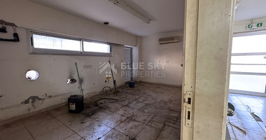 RENT: SHOWROOM/BUILDING 500SQM WITH 17 PARKING SPACES IDEAL FOR OFFICE OR RETAIL PREMISES IN CENTRAL LIMASSOL