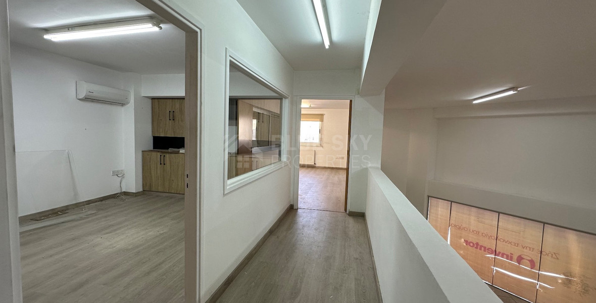 RENT: SHOWROOM/BUILDING 500SQM WITH 17 PARKING SPACES IDEAL FOR OFFICE OR RETAIL PREMISES IN CENTRAL LIMASSOL