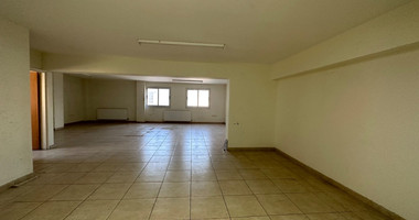 RENT: SHOWROOM/BUILDING 500SQM WITH 17 PARKING SPACES IDEAL FOR OFFICE OR RETAIL PREMISES IN CENTRAL LIMASSOL