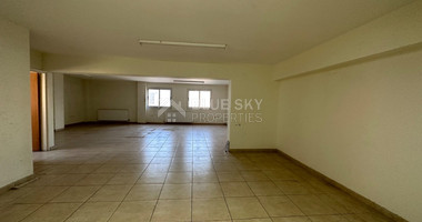 RENT: SHOWROOM/BUILDING 500SQM WITH 17 PARKING SPACES IDEAL FOR OFFICE OR RETAIL PREMISES IN CENTRAL LIMASSOL