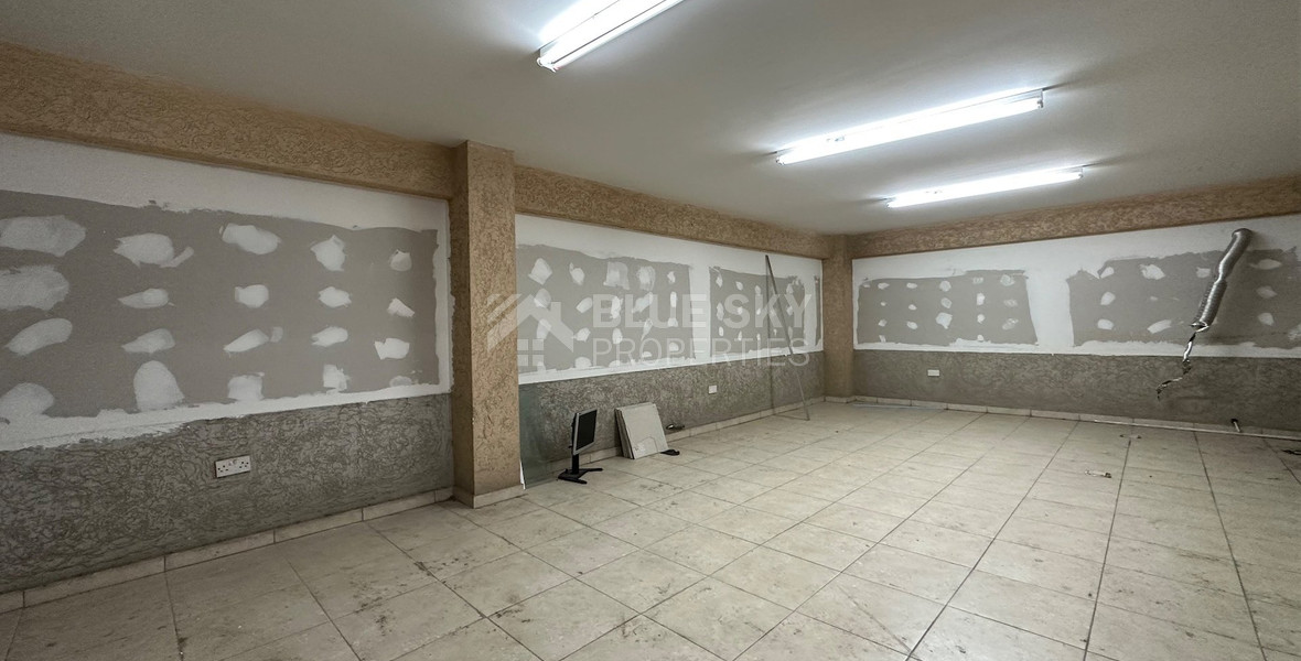 RENT: SHOWROOM/BUILDING 500SQM WITH 17 PARKING SPACES IDEAL FOR OFFICE OR RETAIL PREMISES IN CENTRAL LIMASSOL