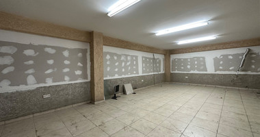 RENT: SHOWROOM/BUILDING 500SQM WITH 17 PARKING SPACES IDEAL FOR OFFICE OR RETAIL PREMISES IN CENTRAL LIMASSOL