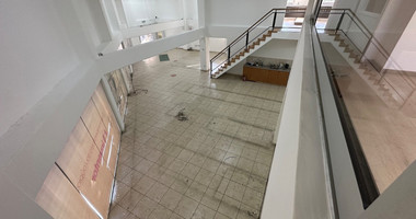 RENT: SHOWROOM/BUILDING 500SQM WITH 17 PARKING SPACES IDEAL FOR OFFICE OR RETAIL PREMISES IN CENTRAL LIMASSOL