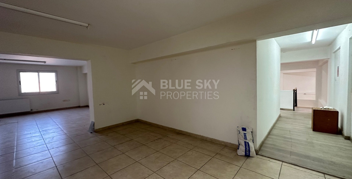 RENT: SHOWROOM/BUILDING 500SQM WITH 17 PARKING SPACES IDEAL FOR OFFICE OR RETAIL PREMISES IN CENTRAL LIMASSOL